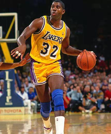 键时刻挺身 键时刻挺身